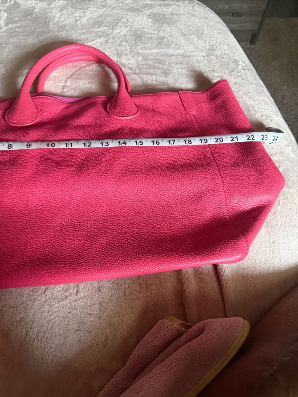Stylish Women’s Pink Leather Tote Bag - Picture 7 of 8